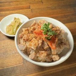 【拉麺用Cセット】ミニチャーシュー丼・漬物