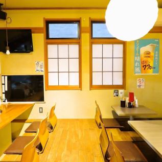 落ち着いた店内で、ゆったりとお寛ぎいただけます。