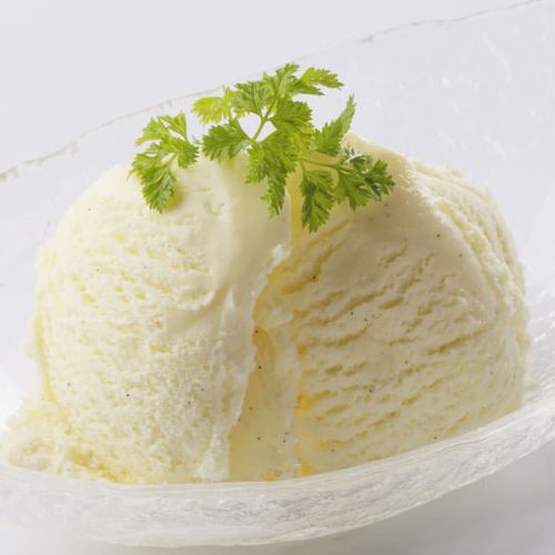 Rich vanilla ice cream