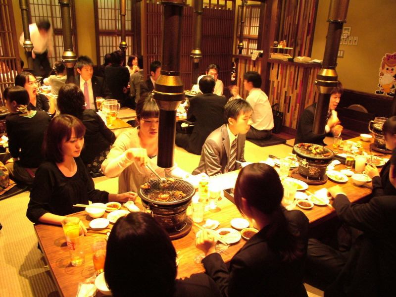 The tatami room on the second floor can accommodate up to 60 people.Recommended for various banquets! Early reservations are recommended on weekends! We also accept reservations for lunchtime yakiniku banquets for 30 people or more ♪ Please use for lunch banquets such as alumni associations.