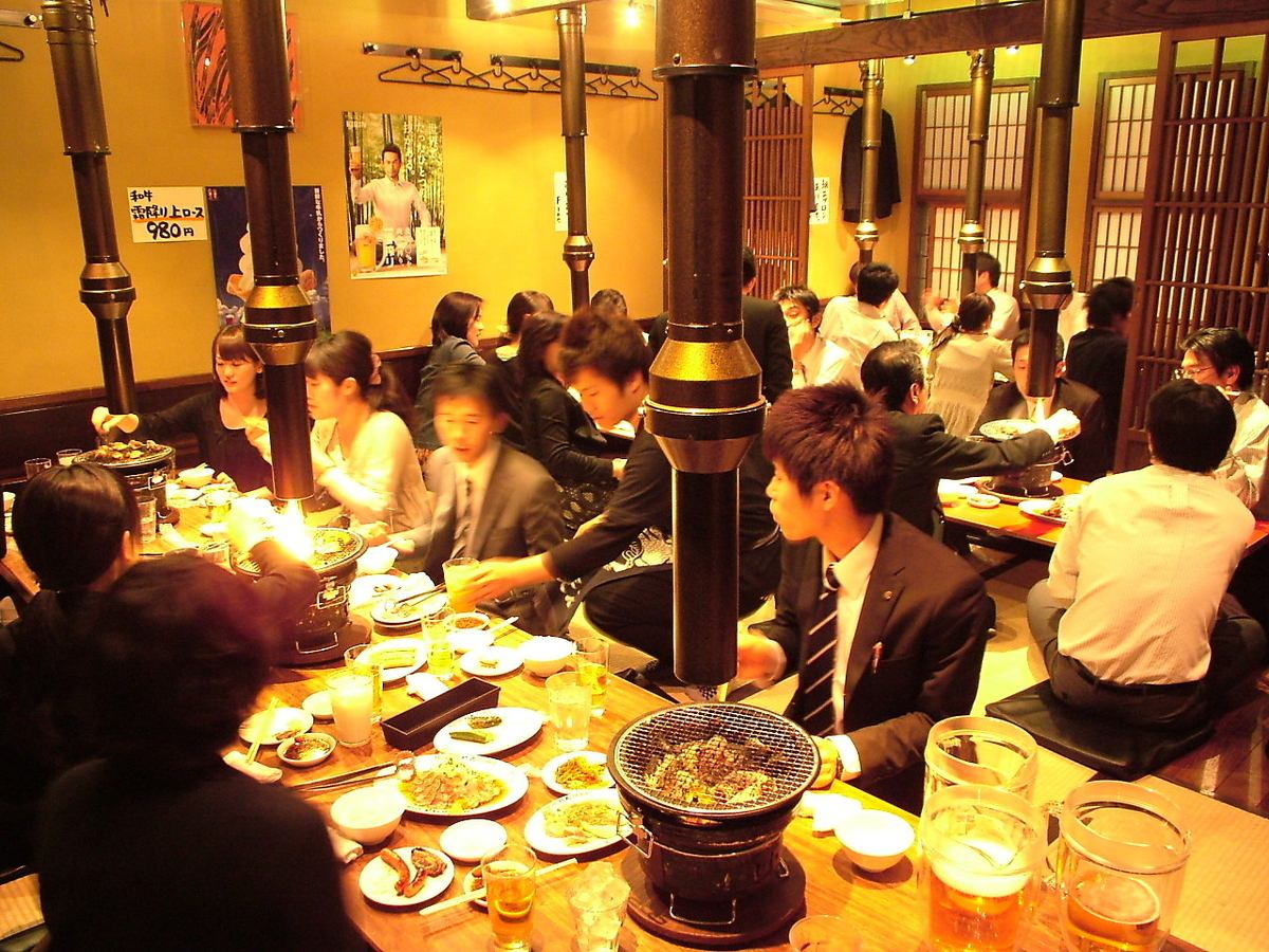 This is a yakiniku restaurant that can be enjoyed by large groups.