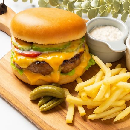 【ディナー】 A4ランクの宮崎和牛ハンバーガー
