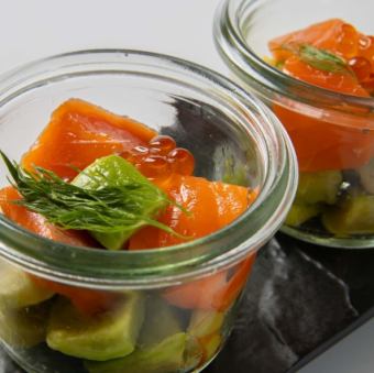 サーモンといくら&アボカドの彩りカクテル