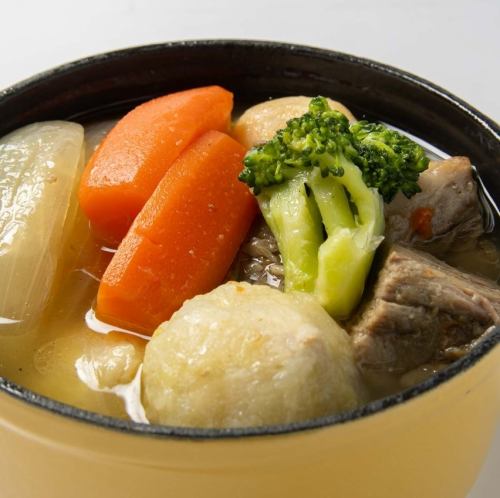 柔らかい角切りの牛肉と季節の野菜がいっぱいの自家製ポトフは◎◎◎
