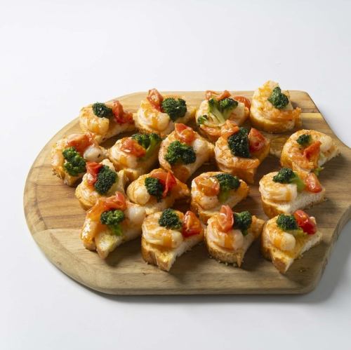 海老とブロッコリーのアヒージョトースト