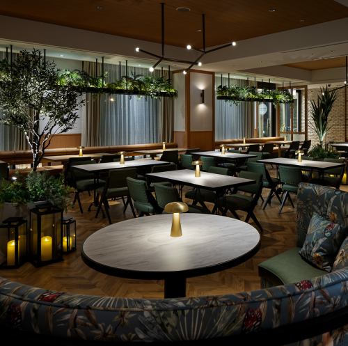 ディナータイムは「レストラン＆バー」コース料理もあり