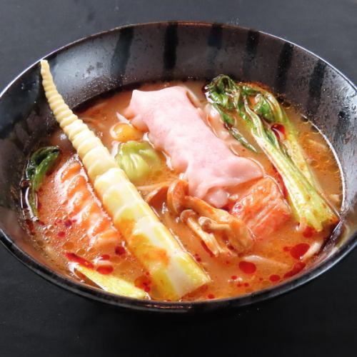 絶品麻辣湯に自由にカスタマイズ可能!