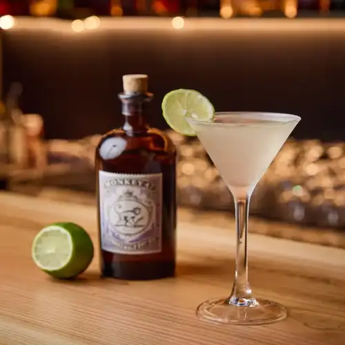 Enjoy seasonal fruit cocktails, homemade Moscow Mules, and other recommended craft cocktails that showcase the bartender's skills.