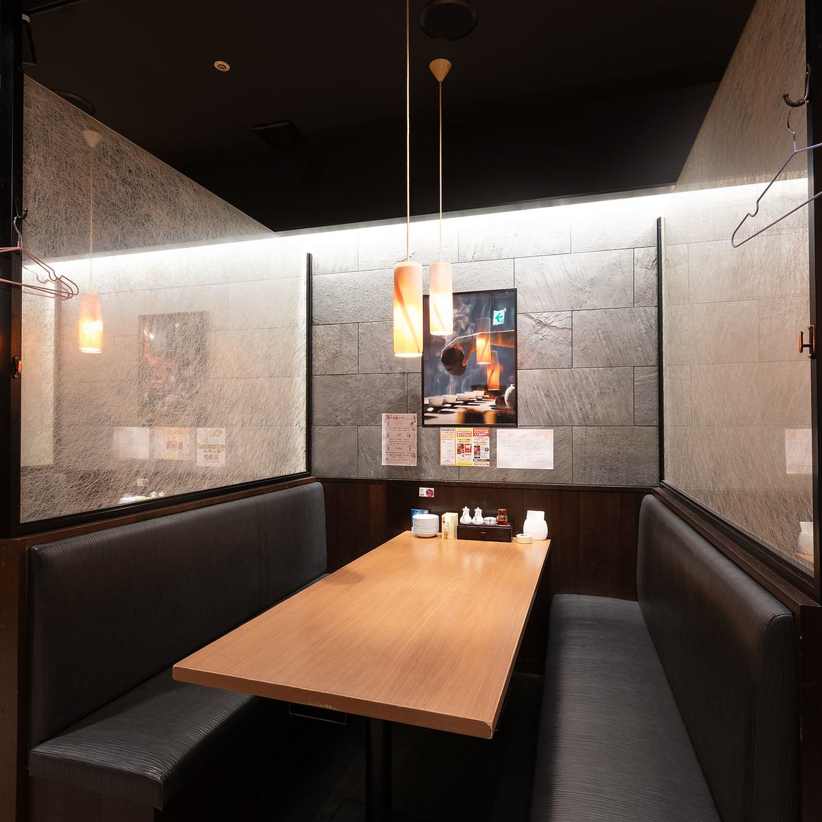 店内はオシャレで落ち着きのある雰囲気です◎