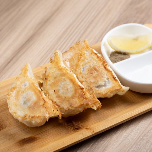 ☆暖龍酒場の餃子のこだわり☆こだわりの餃子メニューは豊富に取り揃えております。