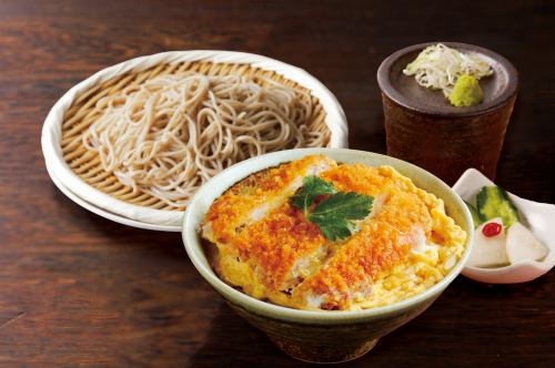 かつ丼とそばのセット