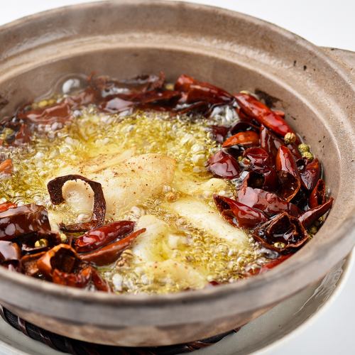“沸騰魚” 鮮魚と香味野菜のスパイスオイル煮