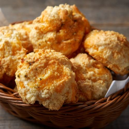 Cheese biscuits (2 pieces)