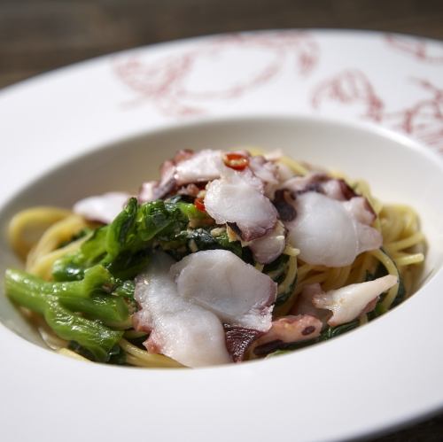 Octopus and rape blossom peperoncino