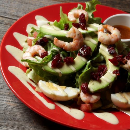 California salad with shrimp and avocado