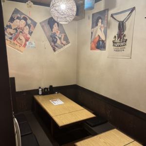 店内はどこか懐かしいゆったりとしたレトロな空間が広がります♪お友達同士や仕事終わりの一杯に◎平塚で居酒屋をお探しなら是非「トリイチ＜其ノ参」へ！