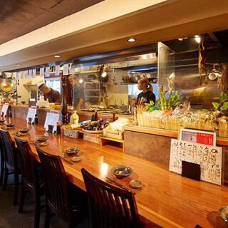 Enjoy various banquets in a relaxing, modern Japanese restaurant!