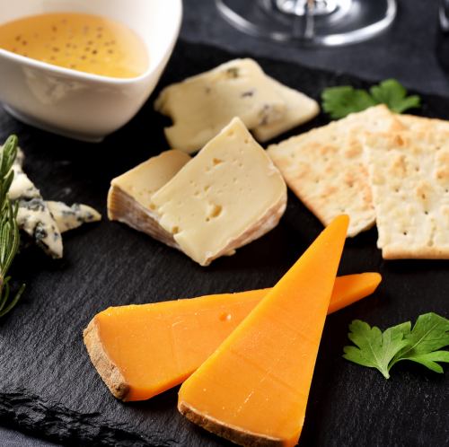 チーズ盛り合わせ