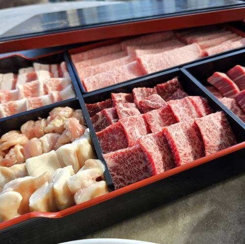 屋根付きテラス席でBBQ