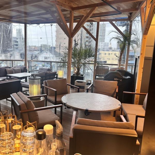 【少人数貸切OK/最大40名様】屋根付きテラスの落ち着いた優雅な雰囲気で、各種パーティーや二次会など、貸切営業大歓迎です。お食事などのコースもご提案させて頂きますので、お気軽にご相談下さい。