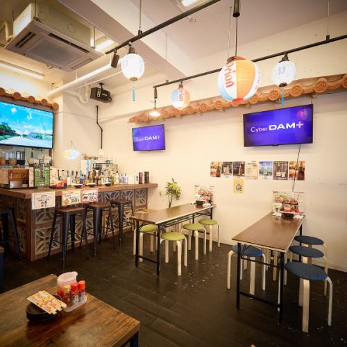 6名テーブル×2で団体のお客様にもご対応可能です！