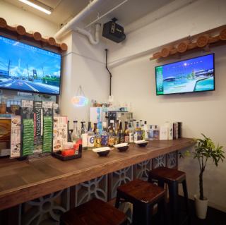 バータイムにおすすめのカウンター席です◎一杯からでも、単品呑み放題でもお待ちしております◎カクテルの種類が豊富なので女性の方にもおススメです！