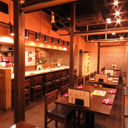 The interior of the store where you can feel the warmth of wood has a calm atmosphere ◎ ♪
