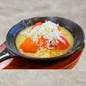 Boiled whitebait and fresh tomatoes