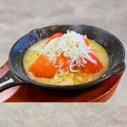釜揚げしらすとフレッシュトマト