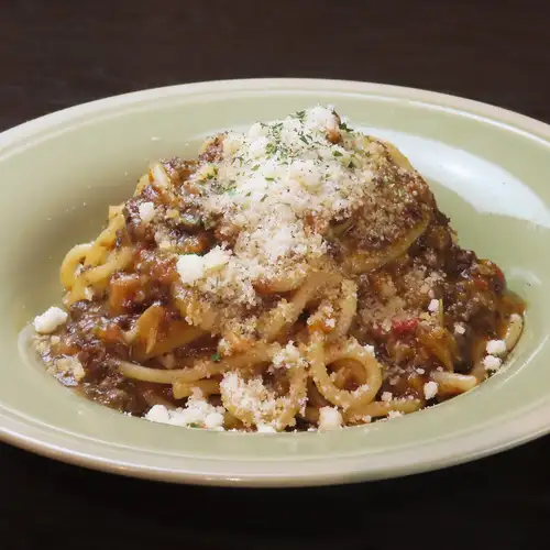 時間をかけて煮込んだ絶品ソースが自慢！当店看板メニューの生パスタ「ボロネーゼ」