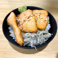 熟成サーモンのお茶漬け