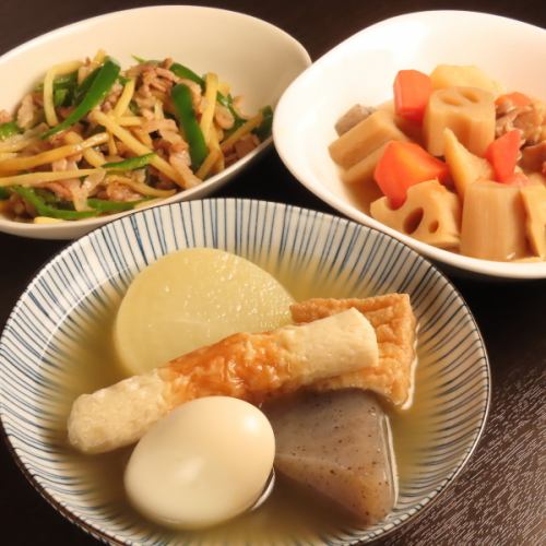 [One item of oden starts from 165 yen♪] It's a Japanese restaurant, but it's cost-effective. We serve everyone a cup♪ Relax with warm oden soaked in dashi soup.