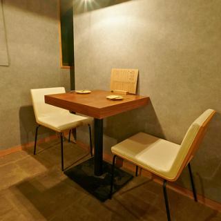 記念日・誕生日・クリスマスなどのデートシーンにも◎大切な１日を２名様向けのお席でお楽しみください。#大阪ごはん #大阪産 #黒毛和牛 #なにわ黒牛 #創作和食 #すき焼き #しゃぶしゃぶ #鍋 #土鍋ごはん #新年会 #歓迎会 #送別会 #女子会 #大人デート