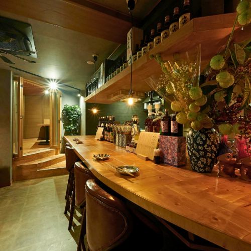 大人の秘密基地のような隠れ家空間！おしゃれ映えも美味しさも、両方いいとこ取り！そんな気持ちに寄り添います。お一人様でも、デートでも、ちょっと一杯から二次会まで。#大阪ごはん #大阪産 #黒毛和牛 #なにわ黒牛 #創作和食 #すき焼き #しゃぶしゃぶ #鍋 #土鍋ごはん #新年会 #歓迎会 #送別会 #女子会 #大人デート