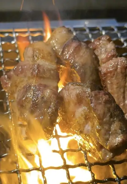名物　厚切りモクサル（豚肩ロース）