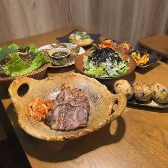 【120分飲み放題付】国産豚サムギョプサル＆炭火モクサルを楽しむ和韓コース〈全6品〉4,000円