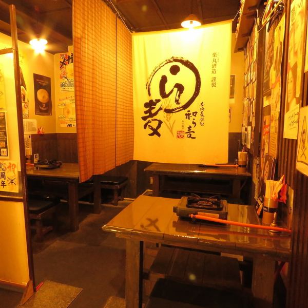 [Table seats with partitions *Semi-private rooms also available] Convenient access! 1 minute walk west from JR Higashi-Kakogawa Station ♪ Tatami room can accommodate up to 17 people! Up to about 20 people can be reserved at the table seats.For large banquets of 15 or more people, it is possible to reserve the entire venue! There is a variety of seating options including 3 tables for 2 to 5 people, a tatami room with partitions, and a counter♪