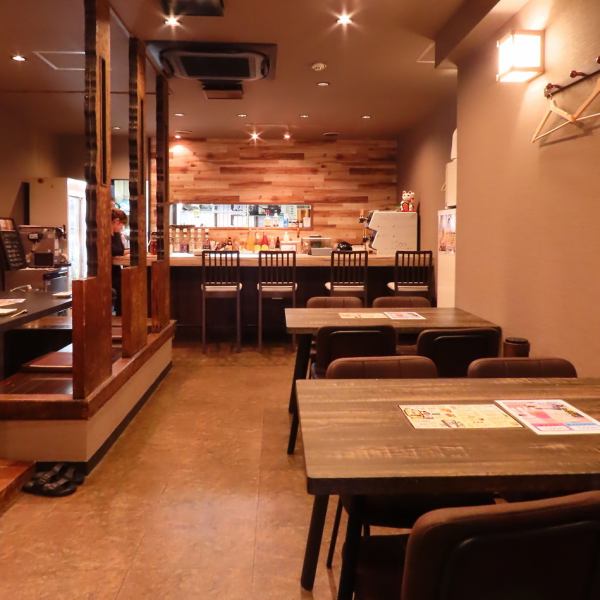 <8 minutes walk from Kurosaki Station♪> Not only for drinking parties with like-minded friends and banquets, but also for meals after work and quick drinks◎Please use it in various situations♪Private reservations are for up to 20 people It can accommodate up to 35 people (please feel free to contact us for reservations for more than 35 people).Enjoy your banquet with our signature exquisite courses.