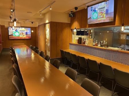 We accept reservations for 20 people or more! Maximum private reservation capacity is 35 people.For groups of 35 or more, please contact us!!★TV monitor available♪
