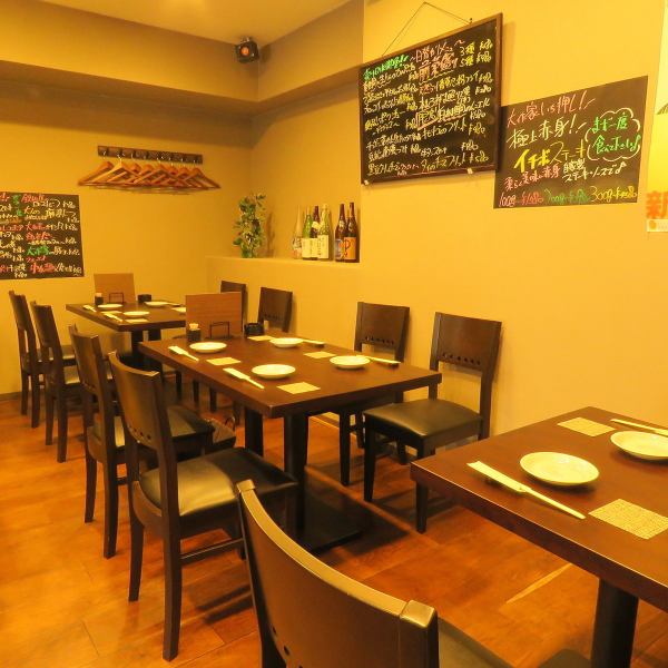 [Tables up to 12 people OK ♪] Table seats.For petite parties, dates, night meals after work, etc. ☆ Indirect lighting gently illuminates the stylish store.The store can be used for up to 18 people ♪ Please use it for petit parties, dates, evening meals after work, etc.