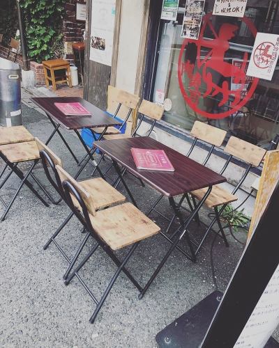 開放的に飲める外のテラス席もおすすめです♪♪新宿三丁目の飲み街の雰囲気を感じながら飲むのもまた良いです☆☆