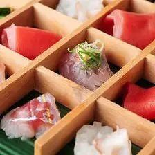 Sashimi and sushi course 7,700 yen (tax included)
