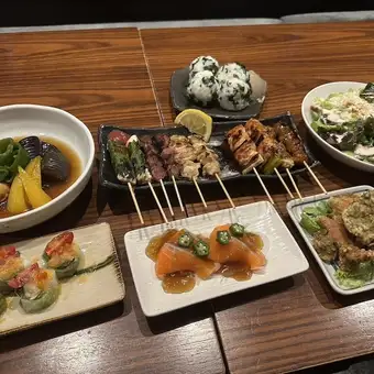 【2H飲放付】全8品3,500円！定番メニューが勢ぞろい！鶏料理を堪能