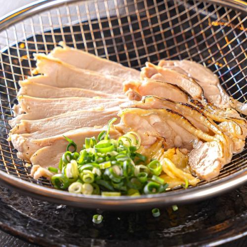 <Enjoy Shiga's famous Omi chicken> Charcoal-grilled chicken prosciutto 1,800 yen (tax included)