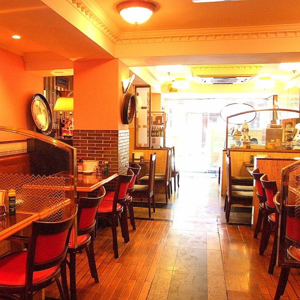 木のぬくもりが温かい店内♪人数や予算に合わせて、貸切も可能です。お気軽にご相談ください。