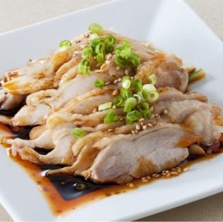Saliva-sweet chicken (steamed chicken with Sichuan sauce)
