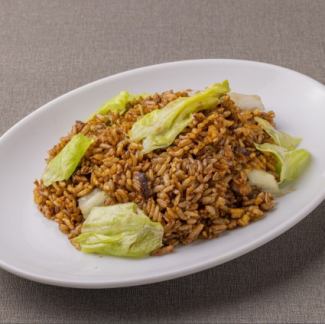 焦がし醤油の黒酢炒飯