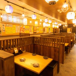スタッフの元気な声が飛び交う店内！静岡おでんやおばんざい、海鮮が魅力の『ごっつぁんです。』お得に楽しめる単品飲み放題やお一人様限定のサービスもご用意しております。仕事終わり、サク飲み、2次会、出張の際にお立ち寄りください。【浜松駅/飲み放題/刺身/おでん/日本酒】※写真は系列店