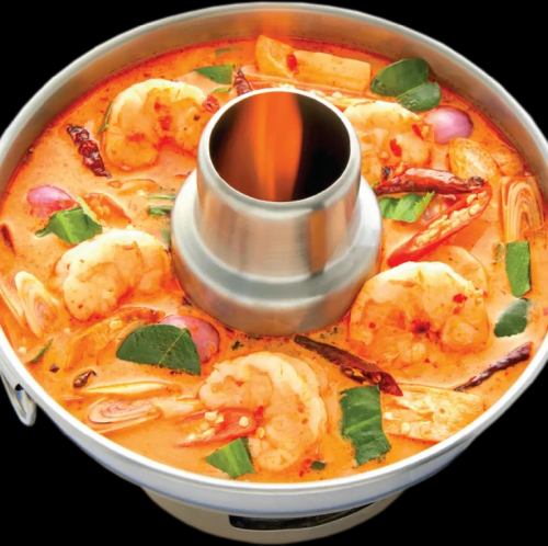 【농후한 감칠맛과 맛이 부드럽게 되는 맛 ♪】 새우의 신산 수프 ◆ 톰 얌쿤 900 엔 (세금 포함)