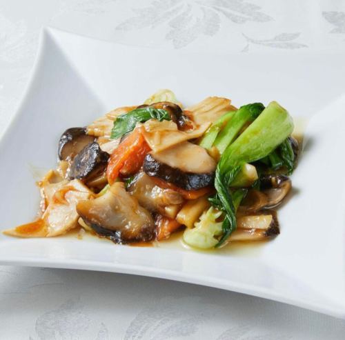Stir-fried shiitake mushrooms and green bok choy